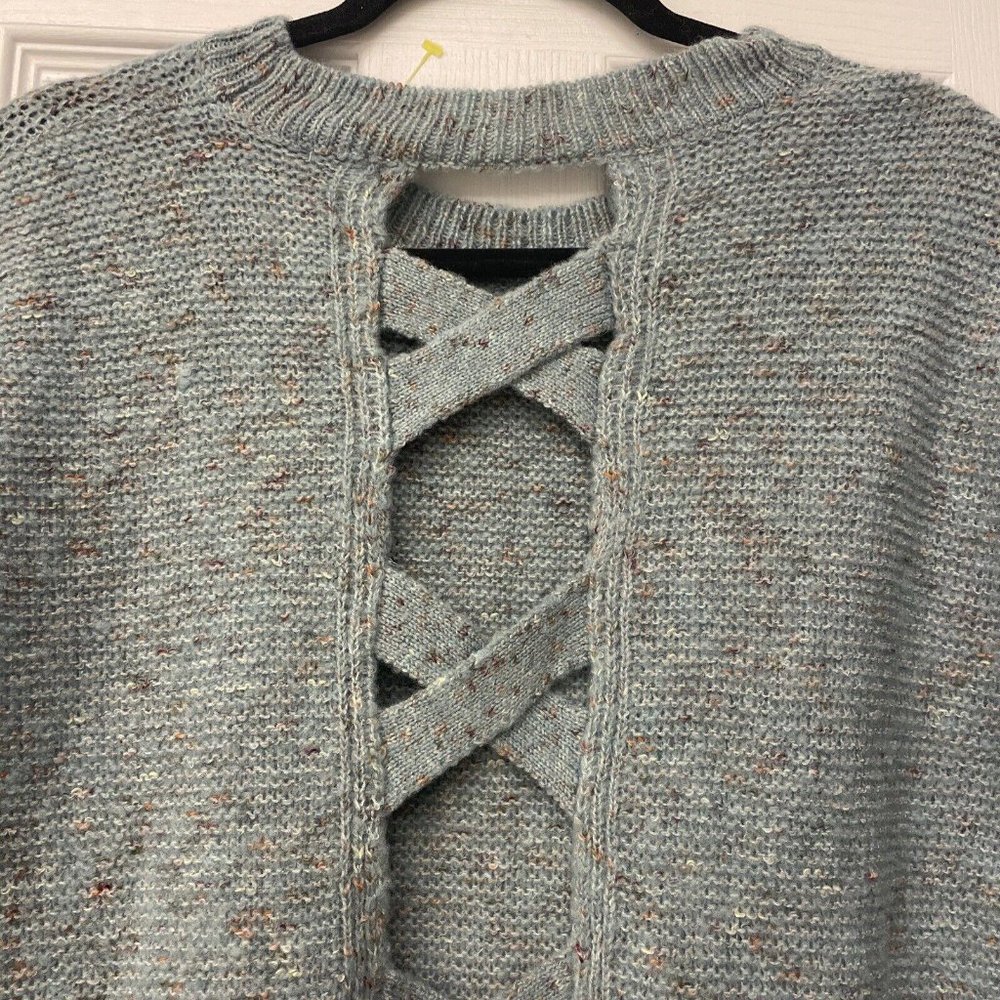 NWT Hem And Thread Blue Mixed Sweater Knit Womens Small. Adorable Back Detail. - Picture 7 of 7